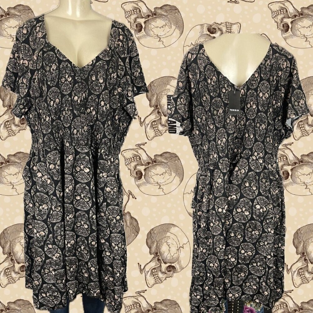 Torrid +5 Black-Beige Skull Print Shirred Bodice Side Pockets Short Sleeve Dress